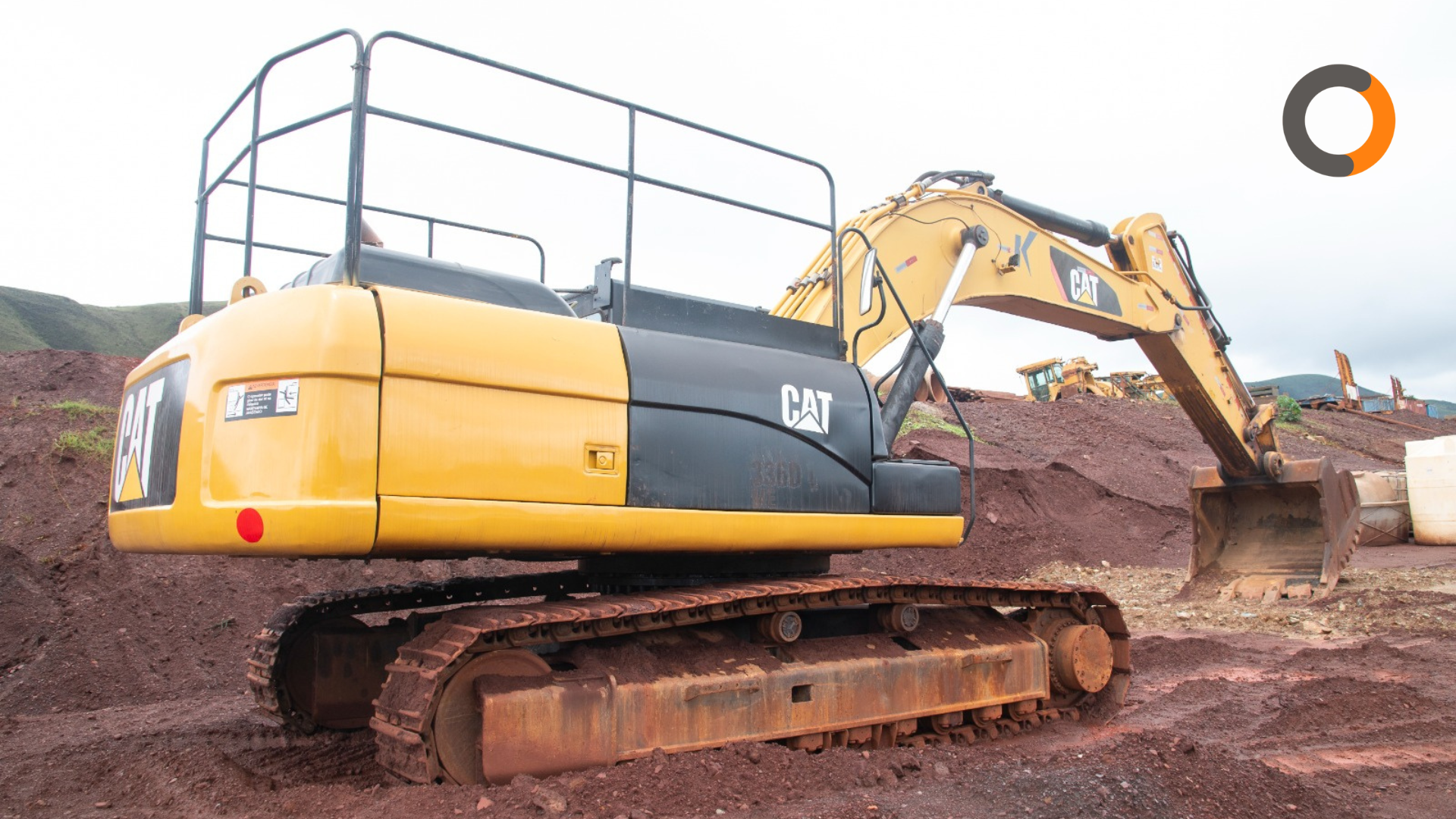 Escavadeira  - máquina pesada